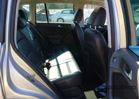 2017 Volkswagen Tiguan 2.0T Sport z USA, uszkodzony, nr VIN WVGUV7AX5HW509285